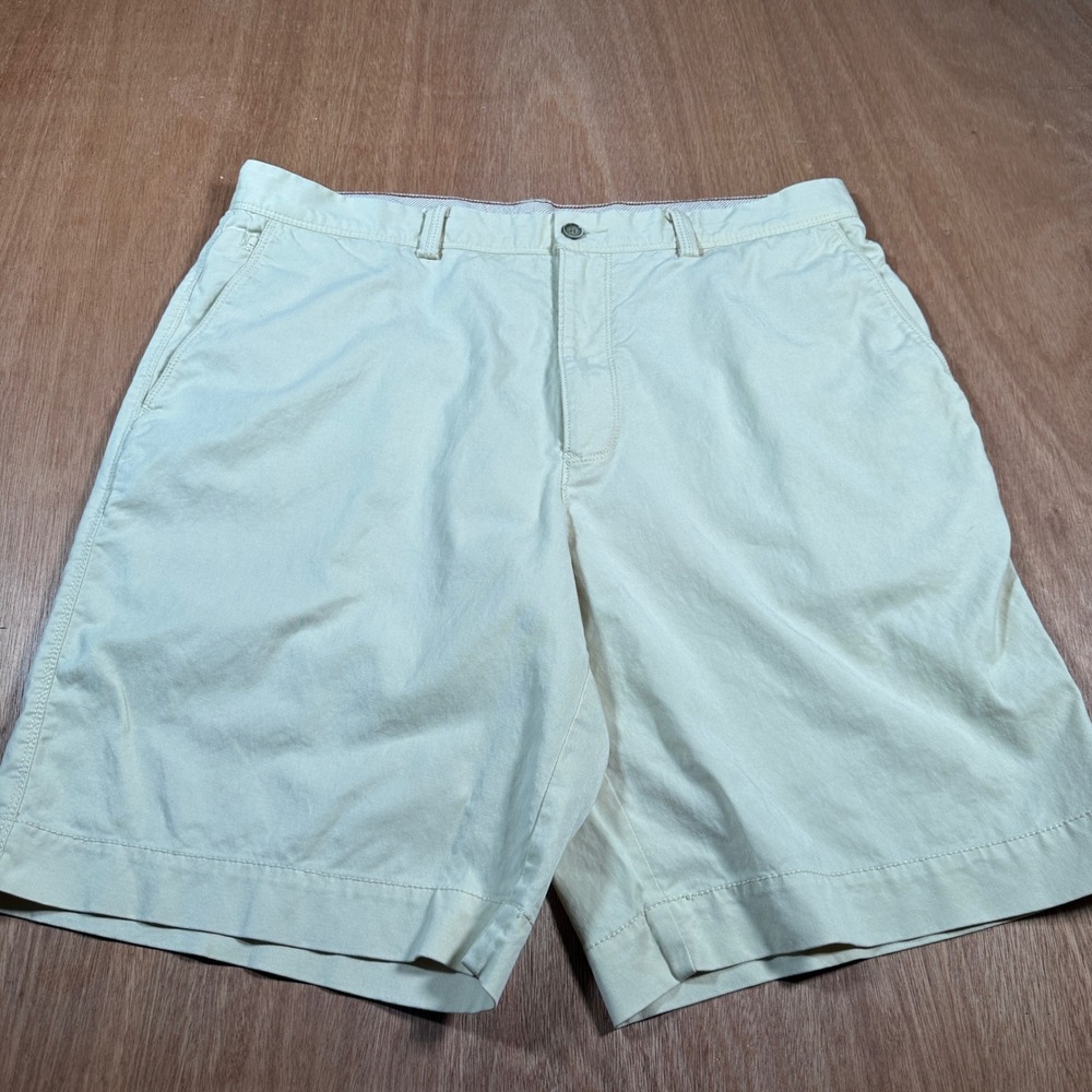 Tommy Bahama Chino Shorts Mens 36 Pale Yellow Tencel Blend Flat Front Casual
